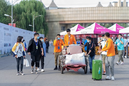 沈阳化工大学喜迎2021级新生