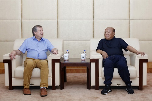 http://www.syuct.edu.cn/__local/9/E6/92/A9BEB547D227E80FD2F50BCE4C4_23E613F7_D47A.jpg?e=.jpg