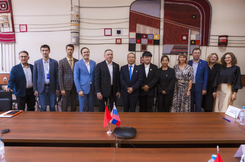 中俄高校深度联动！国家研究型大学-伊尔库茨克国立理工大学与沈阳化工大学共探科教合作新未来